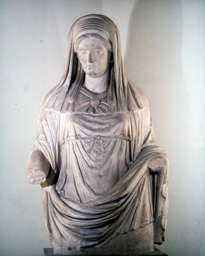 Beeld van de vestalin Massima. Museo nazionale Romano. Rome door Roman Roman