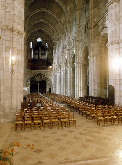 Interieur van de Cathédrale Saint-Lazare d