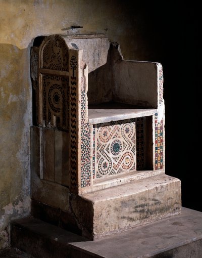 Marmeren en mozaïeken stoel van tegenpaus Clemens VII, cosmateske stijl door Romanesque