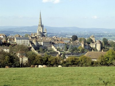 Zicht op de stad Autun en de kathedraal Saint-Lazare door Romanesque