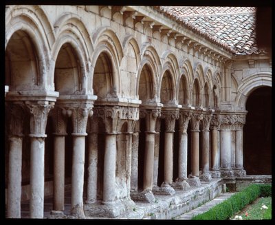 Uitzicht op het klooster van het Koninklijk Klooster van Las Huelgas de Burgos door Romanesque