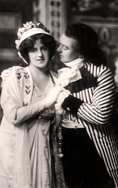 Robert Evett en Denise Orme in The Merveilleuses door Rotary Photo