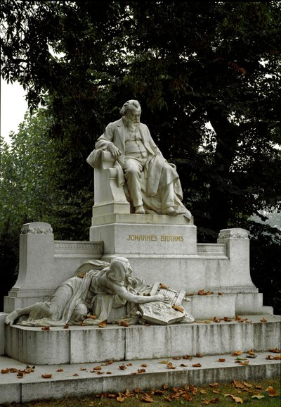 Monument ter ere van de Duitse componist Johannes Brahms (1833-1897) gemaakt door Rudolf von Weyr (1847-1914). Ressel Park, Wenen, Oostenrijk door Rudolf von Weyr