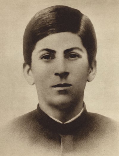 Joseph Stalin ten tijde van zijn afstuderen aan de Gori divinity school, Georgië, 1894 door Russian Photographer