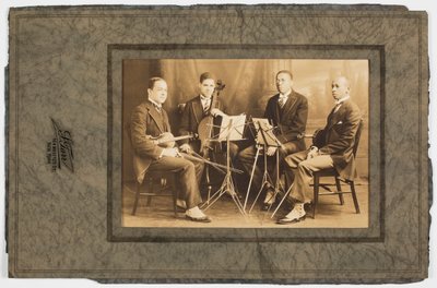 Foto van Hall Johnson en het zwarte Strijkkwartet, ca. 1923 door S. Tarr
