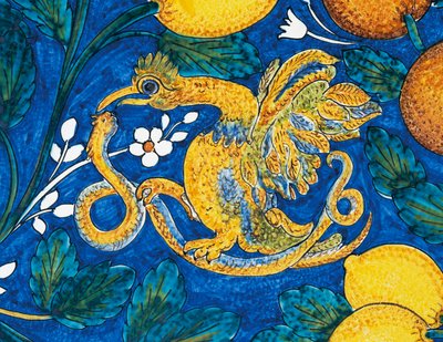 Citrusvruchten, bloemen en vogels op blauwe achtergrond, decoratieve detailtafel, majolica geëmailleerde lavasteen, Salvatore Gurreri fabricage, Caltagirone, Sicilië, Italië, 20e eeuw door Salvatore Gurreri manufacture