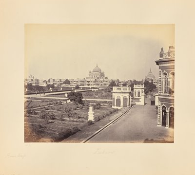 Lucknow; de Kaiser Bagh door Samuel Bourne