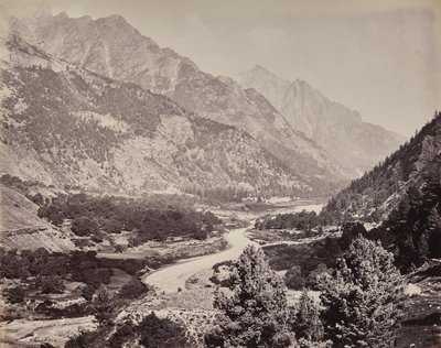 De hoge Himalaya. Gezicht op de Buspa-vallei vanuit Sangla door Samuel Bourne