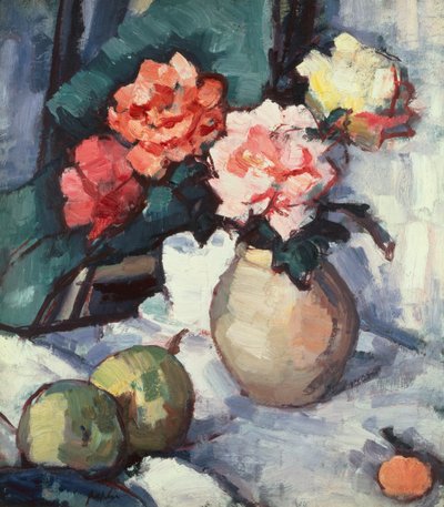 Gemengde Rozen in een Bruine Vaas met een Kopje, Schotel en Appels door Samuel John Peploe