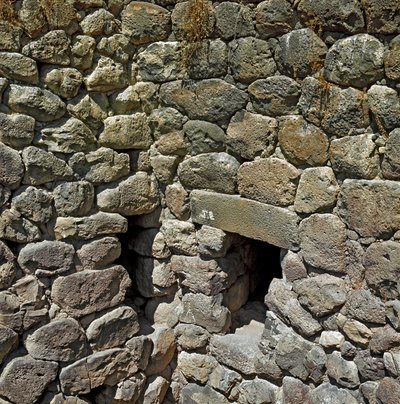 Nuragische cultuur (nuraghi) Sardinië: ruïnes van de nuragische stad van de megalitische site van Su Nuraxi: de koninklijke toren door Sardinia Nuragic Civilization
