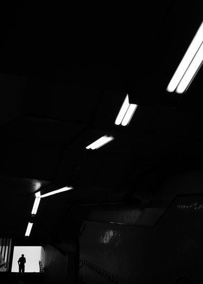 Donkere tunnel, heldere uitgang door Satoshi Hata