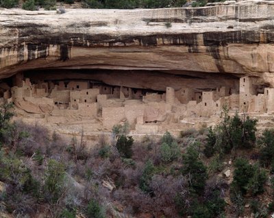 Uitzicht op de Cliff Palace site (1993, Fotografie) door School Anasazi