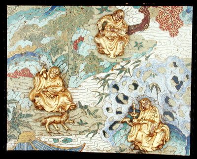 Detail van een paar plaquettes die boeddhistische figuren in een landschap tonen, Qianlong-periode door School Chinese