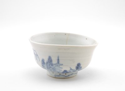 Theekom met landschapsontwerp, begin 17e eeuw (porselein met kobaltpigment onder doorschijnend glazuur) door School Chinese