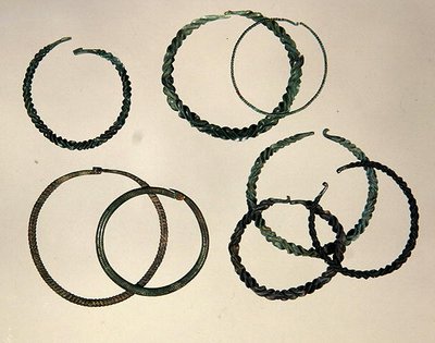 Sieraden gevonden in Nordhessen, Hallstatt-periode (metaal) door School German