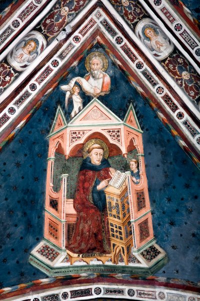 Detail van een fresco die een van de gewelven van de Bovenkerk siert, voorstellende de vier doktoren van de Romeinse Kerk: Sint-Gregorius I de Grote en de evangelist Sint-Matteüs door Sienese School