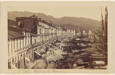 Marina di Messina. door Sommer and Behles