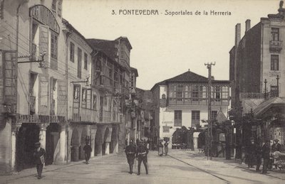 Arcades van de smederij, Pontevedra, Spanje (z/w foto) door Spanish Photographer