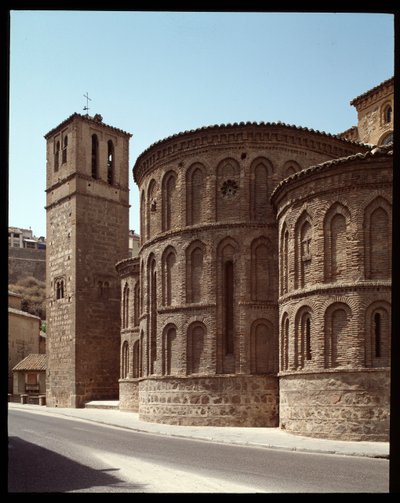 Mudejar kunst: uitzicht op de apsis van de kerk Santiago de Arrabal, 13e eeuw Toledo, Spanje door Spanish School