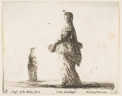 Plaat 18: een edelvrouw die naar links loopt met een gevederde waaier, een andere vrouw, ca. 1644-47 door Stefano della Bella