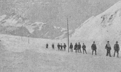 Oversteek van de Grote Sint-Bernard in de winter door Swiss Photographer