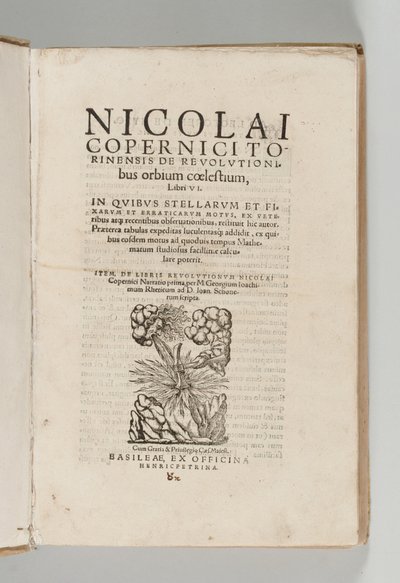 De revolutionibus orbium coelestium door Nicolaus Copernicus met De libris revolutionum Nicolai Copernici Narratio prima door Georg Johann Rheticus, Basel: Heinrich Petri door Swiss School