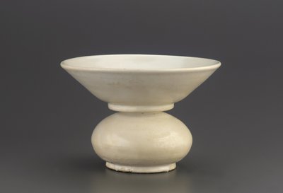 Slop pot, waarschijnlijk Hebei provincie, 9e eeuw door Tang Dynasty Chinese School