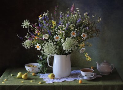 Zomertafel met wilde bloemen door Tatyana Skorokhod