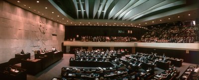 Israëlische Knesset in zitting wordt toegesproken door president van Israël David Ben-Gurion. Jeruzalem. door Ted Spiegel