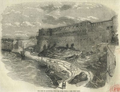Het fort van Allahabad, vanaf de rivier de Jumna. door The Illustrated London News