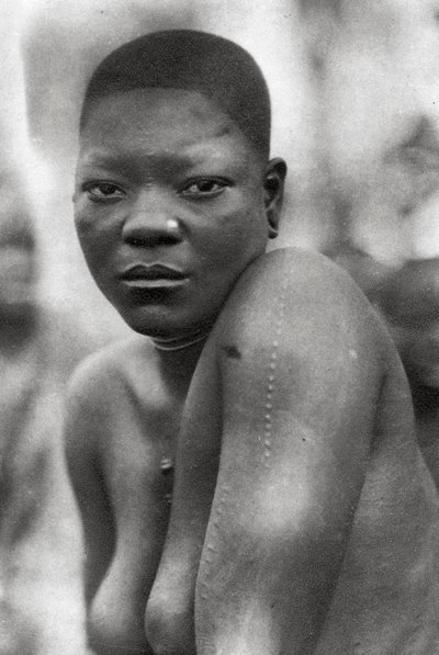 Awemba meisje, Livingstone naar Broken Hill, Noord-Rhodesië, 1925-1927 door Thomas A. Glover