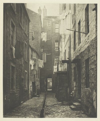 Close No. 75 High Street door Thomas Annan