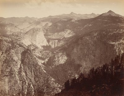 [Yosemite Valley van boven] / [Yowiye en Piwyack. Vernal en Nevada Fall. Yosemite Valley vanaf Glacier Point]. door Thomas Houseworth and Company