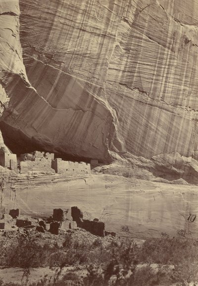 Oude Ruïnes in de Caňon de Chelle, New Mexico door Timothy H. OSullivan