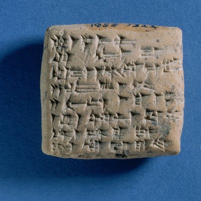 Tablet gegraveerd met een brief van Tirirsama aan koning Niqmepa, uit Atshana, 14e eeuw v.Chr. door Turkish School