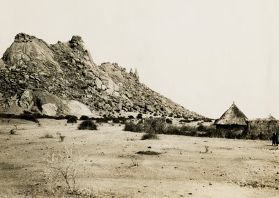 Hutten bij Gebel Sagadi, Soedan, foto door Ugo Monneret de Villard, ca 1930 door Ugo Monneret de Villard