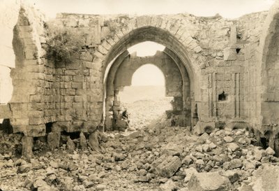 Interieur van Byzantijnse basiliek, Amman, Jordanië, foto door Ugo Monneret de Villard, circa 1920 door Ugo Monneret de Villard