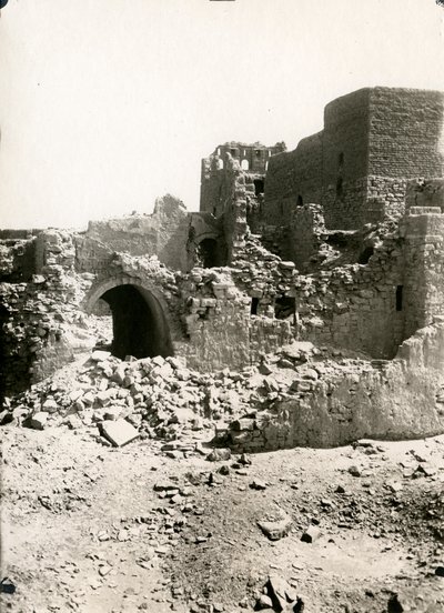 Grote donjon (qasr) van het klooster van St Simeon, Aswan, Egypte, foto door Ugo Monneret de Villard door Ugo Monneret de Villard