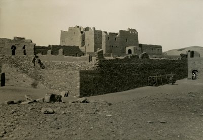 Klooster van St Simeon, gezien vanuit het zuidoosten, Aswan, Egypte, foto door Ugo Monneret de Villard door Ugo Monneret de Villard