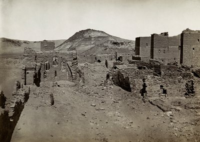 Klooster van St Simeon, gezien vanaf terrassengebied naar het zuidwesten, Aswan, Egypte, foto door Ugo Monneret de Villard door Ugo Monneret de Villard