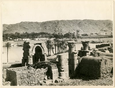 Tempel van Osiris, voor de restauratie, Bigeh eiland, Egypte, foto door Ugo Monneret de Villard door Ugo Monneret de Villard