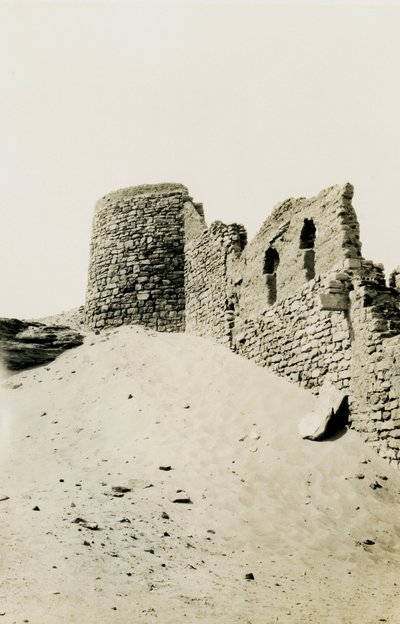 Toren van het klooster van St Simeon, Aswan, Egypte, foto door Ugo Monneret de Villard door Ugo Monneret de Villard