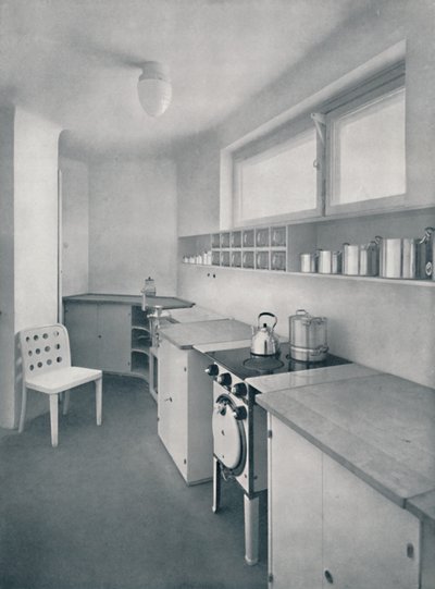 Een keuken ontworpen door Professor Oswald Haerdtl, Wenen, 1935 door Unbekannt