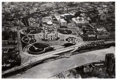 Luchtfoto van de Kathedraal van Christus de Verlosser, Moskou, USSR, vanuit een Zeppelin, 1930-1933 door Unbekannt