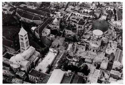 Luchtfoto van de Heilig Grafkerk, Jeruzalem, Palestina, vanuit een Zeppelin, 1931 1933 door Unbekannt
