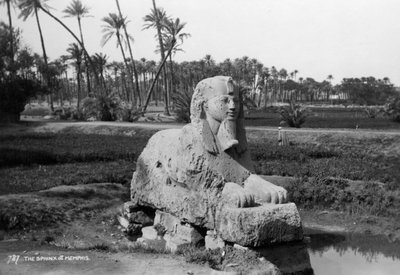 Albasten Sfinx in Memphis, Egypte, ca. 1920s-1930s door Unbekannt