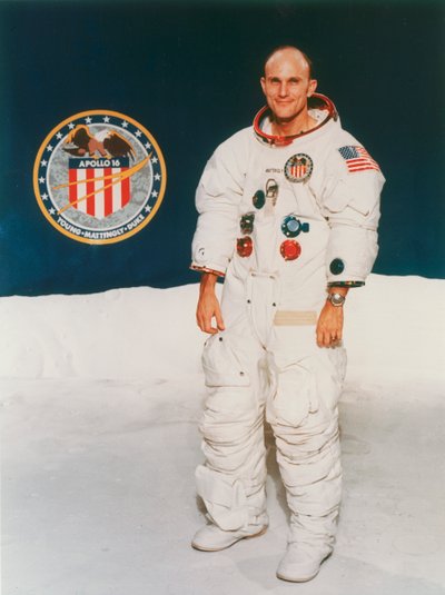 Apollo 16 astronaut Thomas Mattingly in ruimtepak, 1971 door Unbekannt