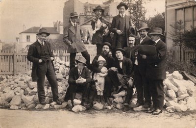 Kunstenaars voor La Ruche, Montparnasse, 1914 door Unbekannt