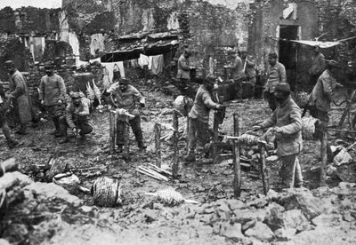 Prikkeldraadspoelen, de verdediging van Verdun, Frankrijk, Eerste Wereldoorlog, 1916, ca. 1920 door Unbekannt
