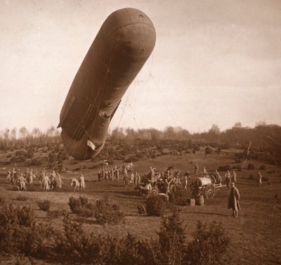Barrageballon, Somme, Noord-Frankrijk, ca. 1914-ca. 1918 door Unbekannt